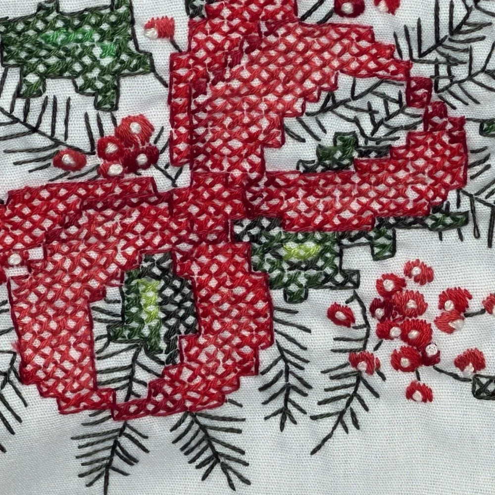 VTG Hand Cross Stitch Christmas‎ Table Runner Holly Berries Ribbon Holiday 14x43